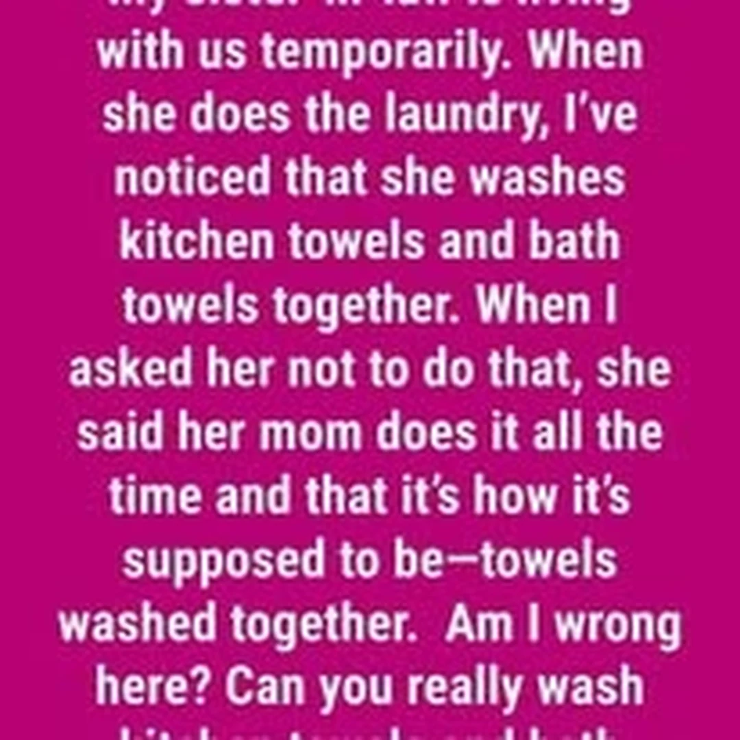Pregunta en inglés sobre lavar juntas las toallas de cocina y de baño.